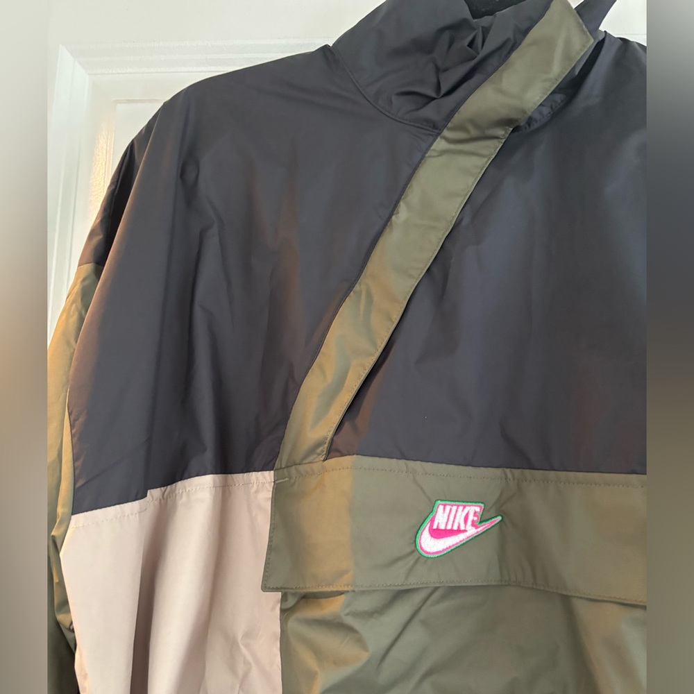 Nike Women's Sportswear Icon Clash Jacket - Picture 3 of 7